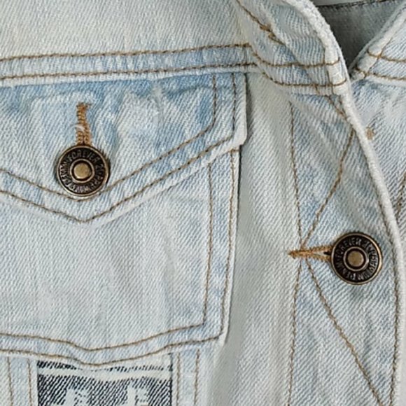 Lightly Distressed Ombre Lightwash Aztec Accent Cotton Jean Vest - Medium - Picture 6 of 9